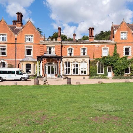 Fsc Juniper Hall Hostel Mickleham Exterior photo