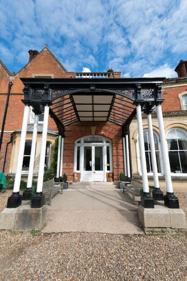 Fsc Juniper Hall Hostel Mickleham Exterior photo